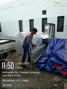 Instalasi turbin ventilator AJT 24 inch di pabrik PT Santos Jaya Abadi Kapal Api