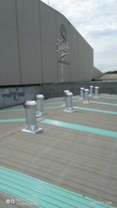 Instalasi turbin ventilator AJT 24 inch di pabrik PT Santos Jaya Abadi Kapal Api