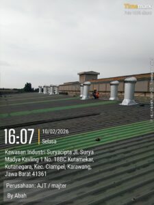 Instalasi turbin ventilator AJT 24 inch di pabrik PT Santos Jaya Abadi Kapal Api